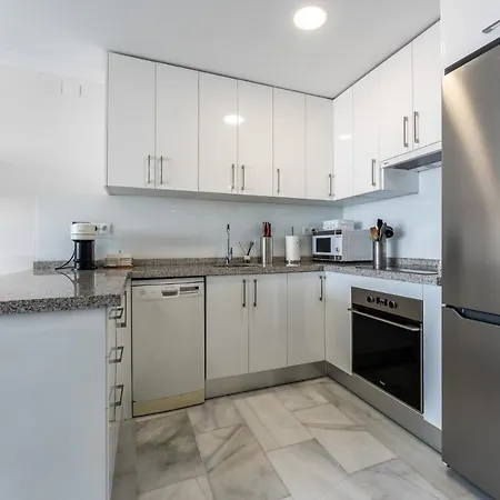 Breathtaking Studio, Amazing Views, Pool, Apartment