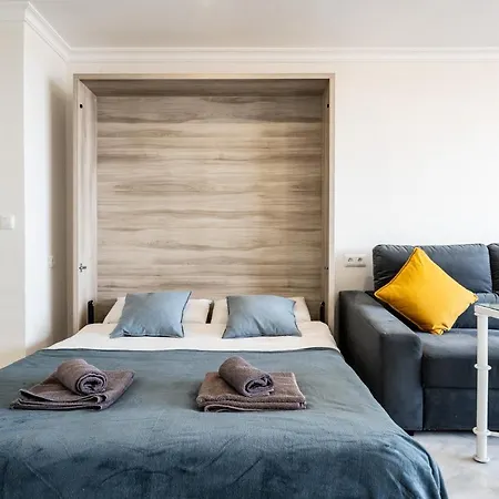 Apartment Breathtaking Studio, Amazing Views, Pool, Benalmádena